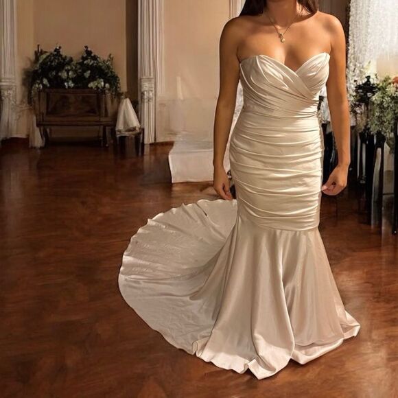 Watters Elegant Strapless Cream Evening Gown size 8 - Picture 3 of 10